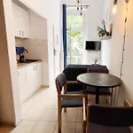 Cozy Night Jezyce, Blisko Mtp, Self Check-in شقة *